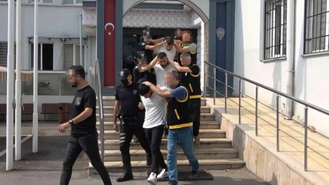 Bursa'da cinayet işleyip İzmir'e kaçan şüphelilerden 3'ü yakalandı