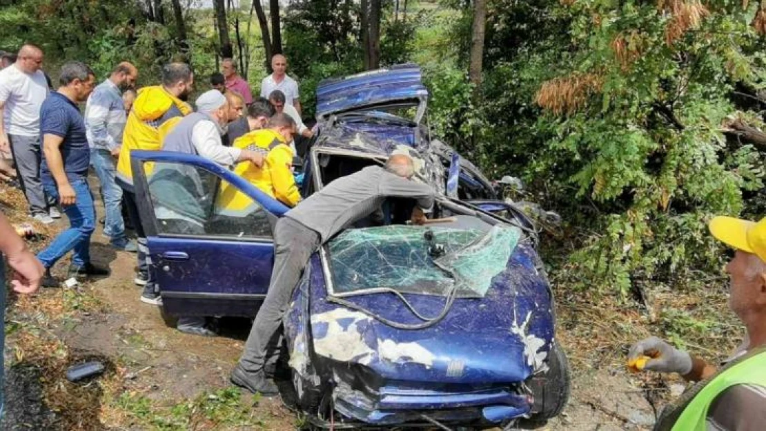 Bursa'da kanala düşen araçta can pazarı: 1'i ağır 3 yaralı