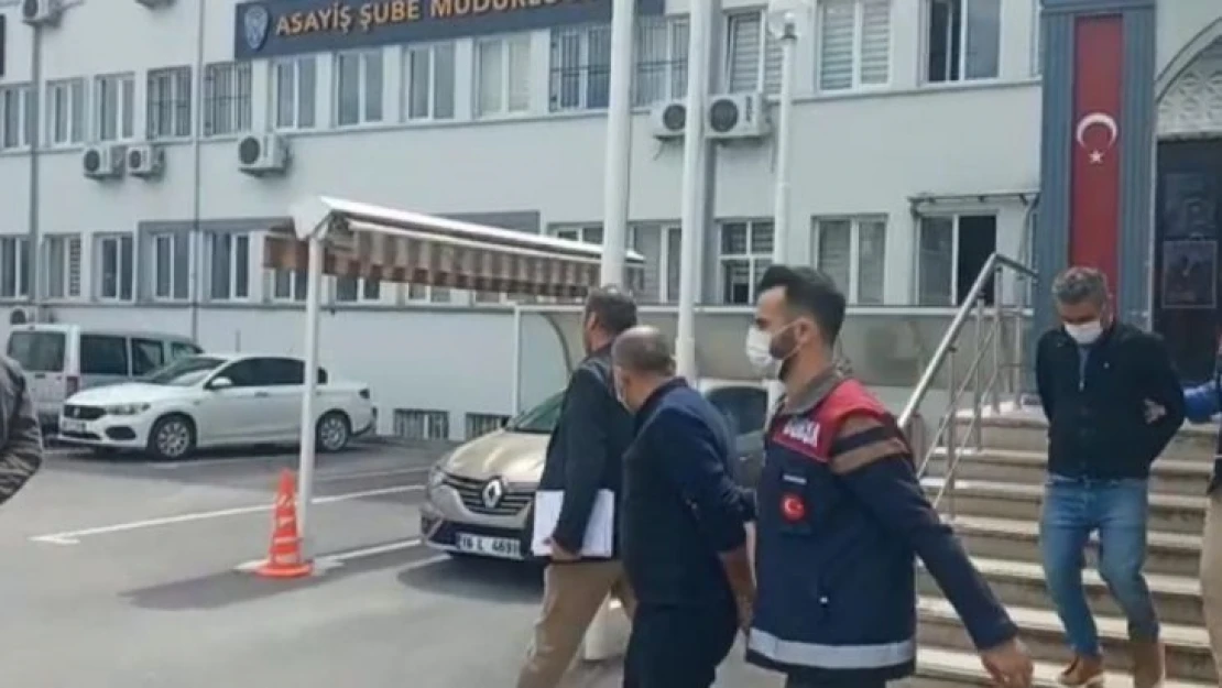 Bursa'da kuyumculara sahte altın satışı yapan 4 kişi yakalandı