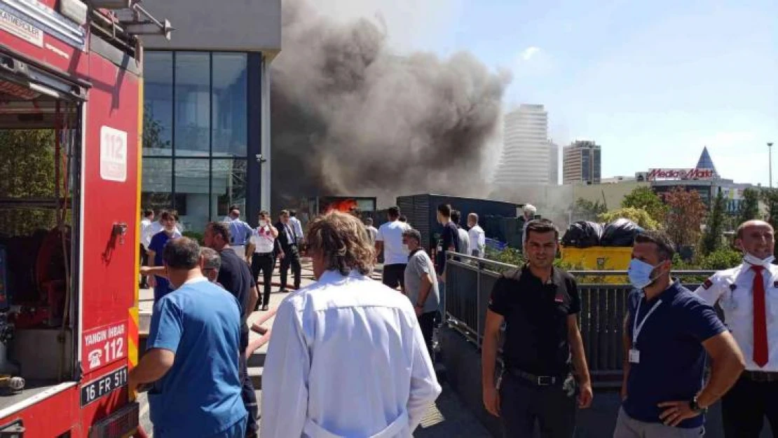 Bursa'da özel bir hastanenin trafosunda çıkan yangın paniğe neden oldu