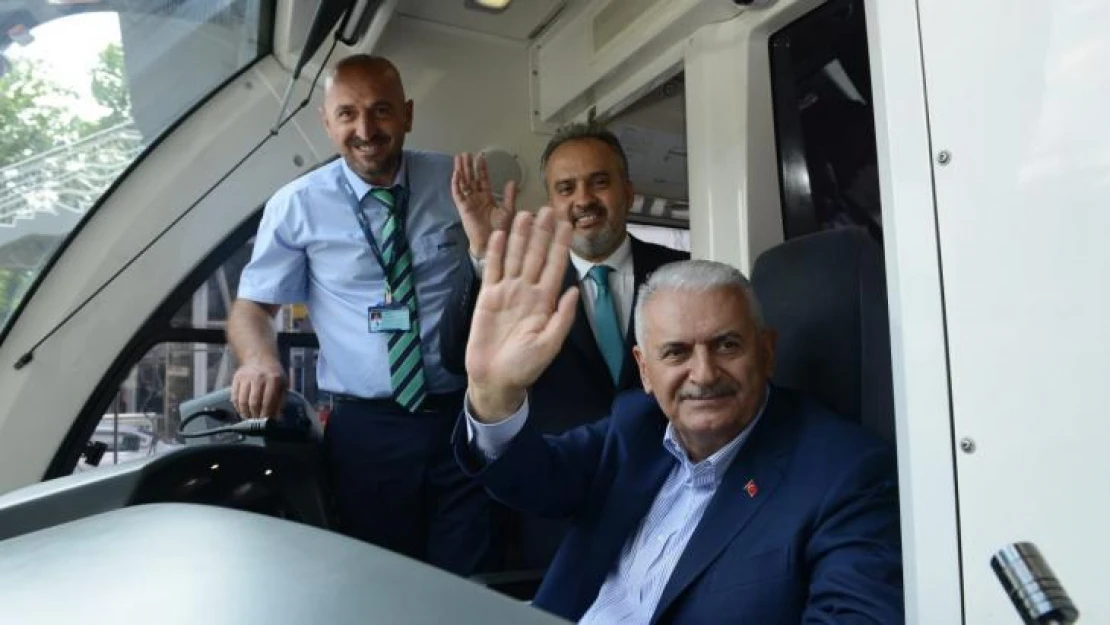 Bursa'da T2 tramvay hattı Binali Yıldırım'ın katılımıyla açıldı