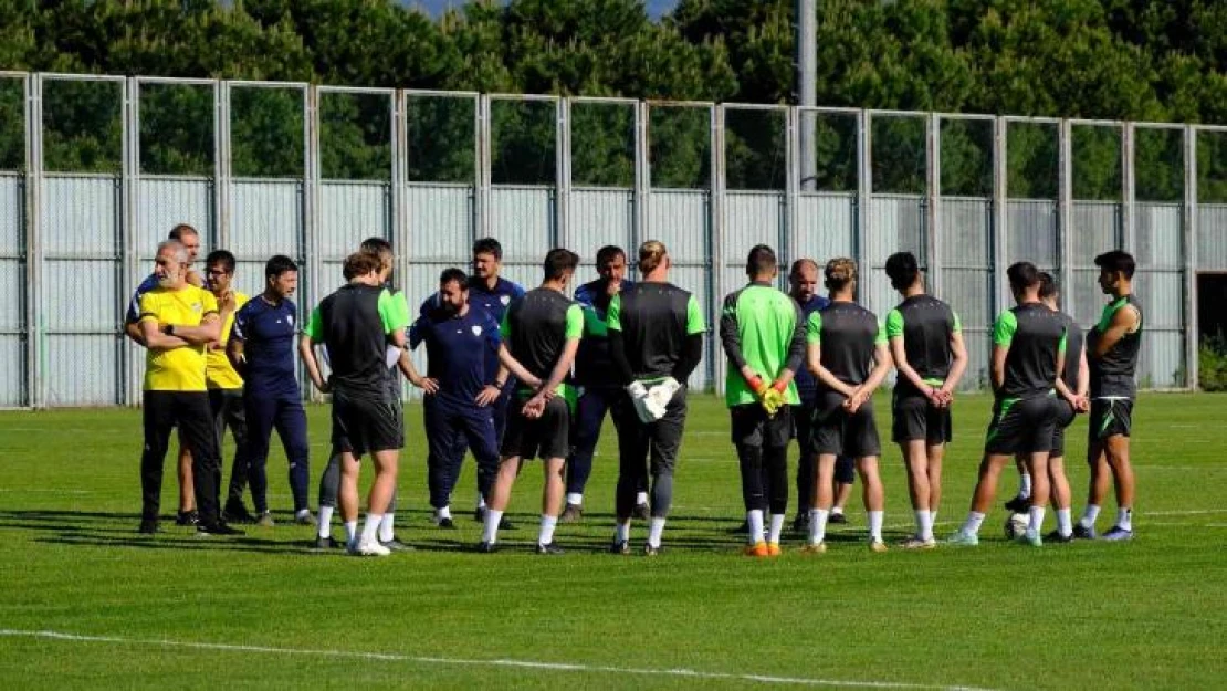 Bursaspor'un antrenmanına 10 genç isim çıktı