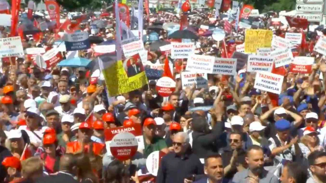 Büyük Emekli Mitingi için on binler Ankara Anadolu (Tandoğan) Meydanı'na akın etti