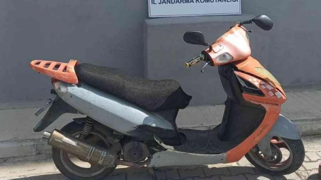 Çalıntı motosikletle kontrol noktasından kaçan sürücü, ikinci kontrol noktasında yakalandı