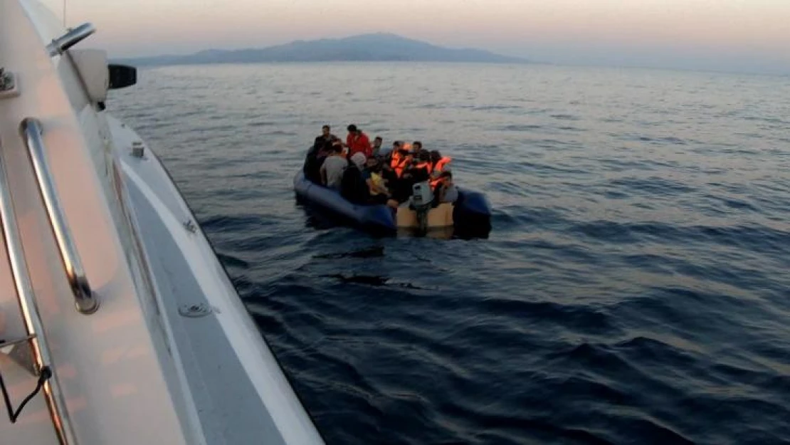 Çanakkale açıklarında 32 düzensiz göçmen kurtarıldı