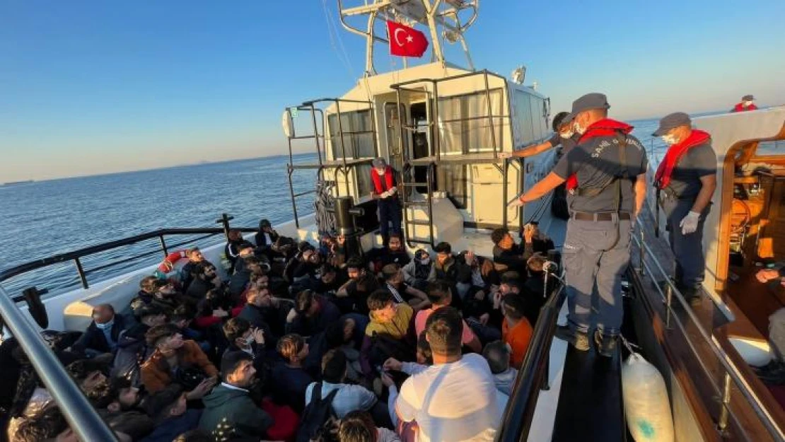 Çanakkale açıklarında 84 düzensiz göçmen yakalandı