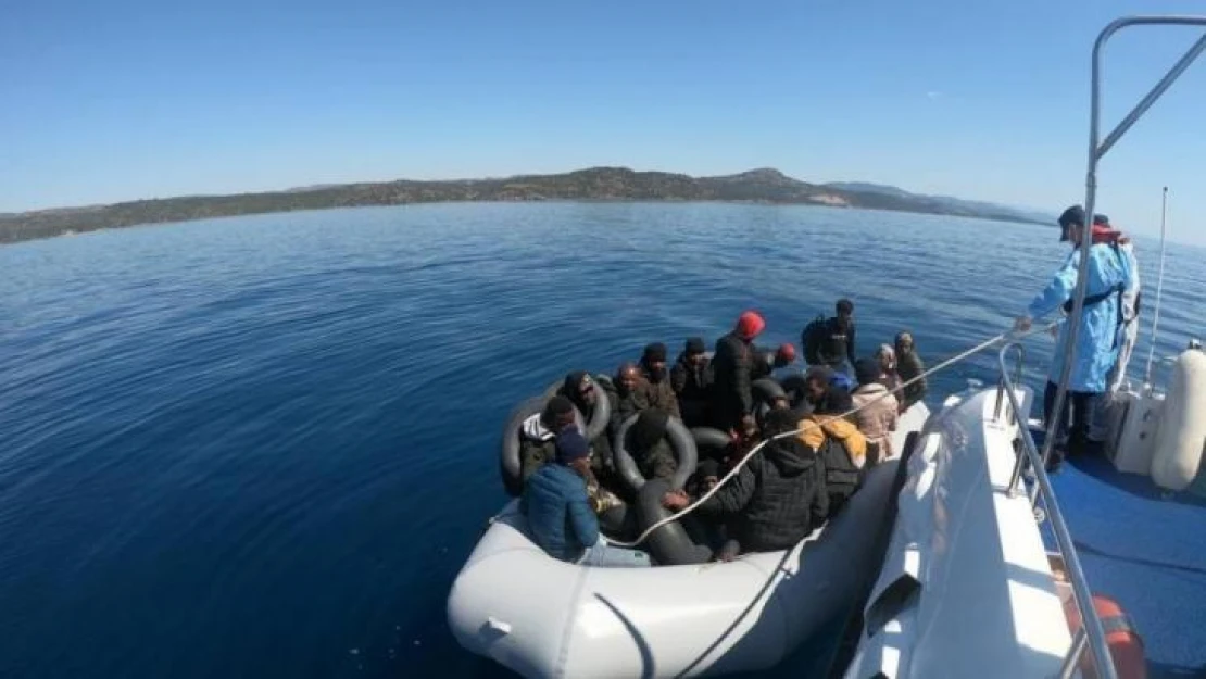 Çanakkale'de yakalanan 100 düzensiz göçmen ülkesine gönderildi