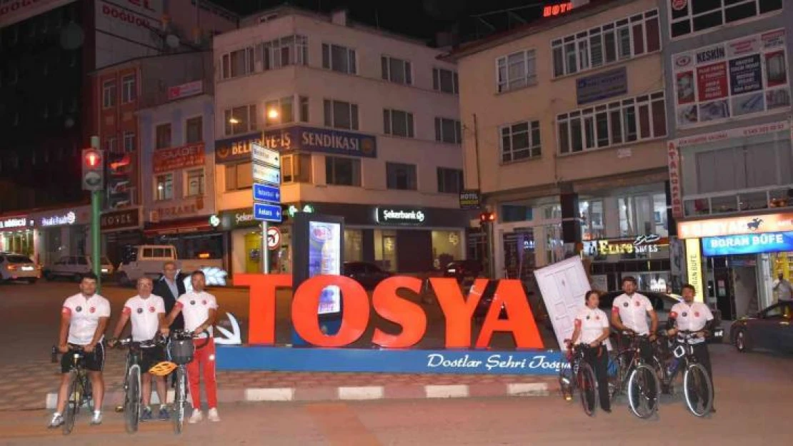 Çanakkale'den Samsun'a şehit toprağı taşıyan bisikletliler Kastamonu'ya ulaştı