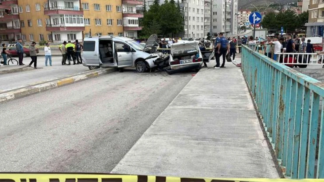 Çankırı'da otomobil ile hafif ticari araç çarpıştı: 6 yaralı