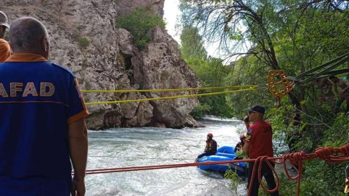 Çayda akıntıya kapılan sağlıkçıyı arama çalışmaları 6. gününde