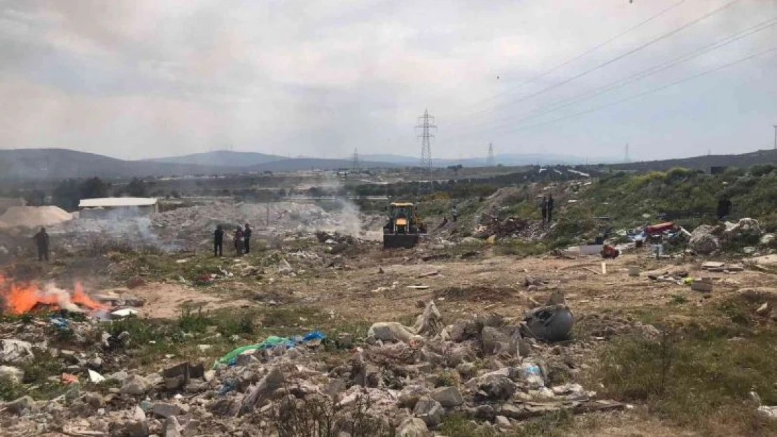 Çeşme'de konargöçerlerin kaldığı 11 çadır tahliye edildi