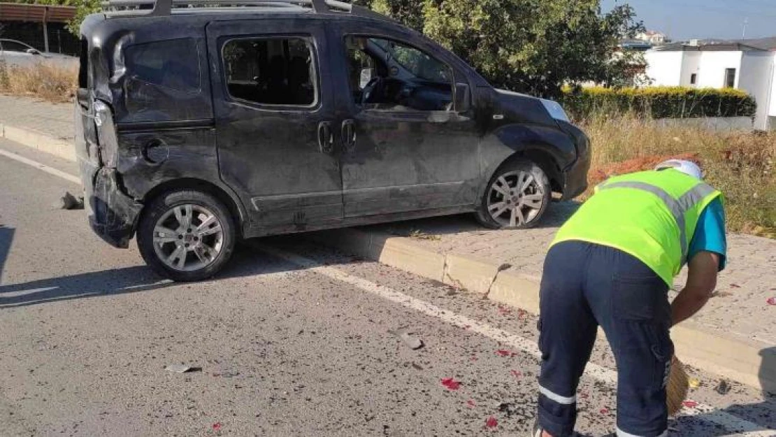 Çeşme'deki feci kazada 1 kişi öldü, 1 kişi ağır yaralandı