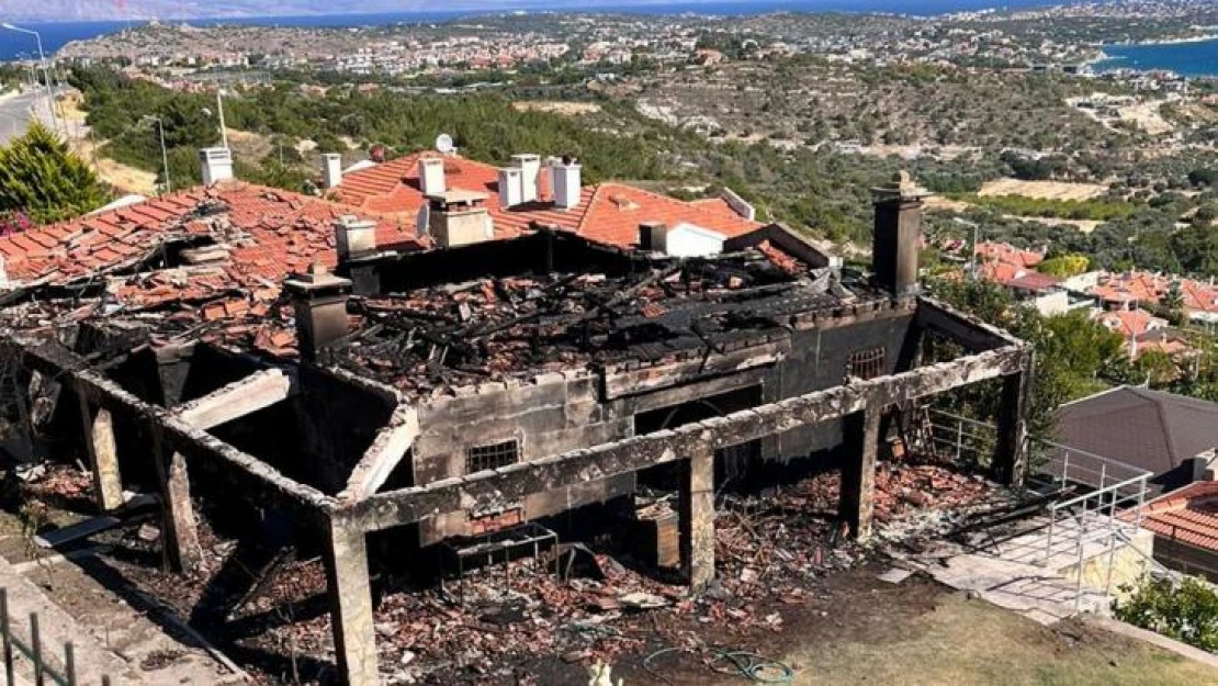 Çeşme yangınlarla sarsıldı, Fahrettinpaşa Mahallesi'nde de bir ev yandı