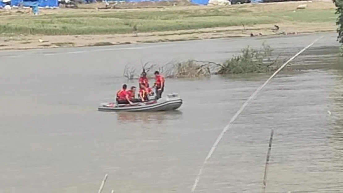 Ceyhan Nehri'nde kaybolan genç bulunamadı