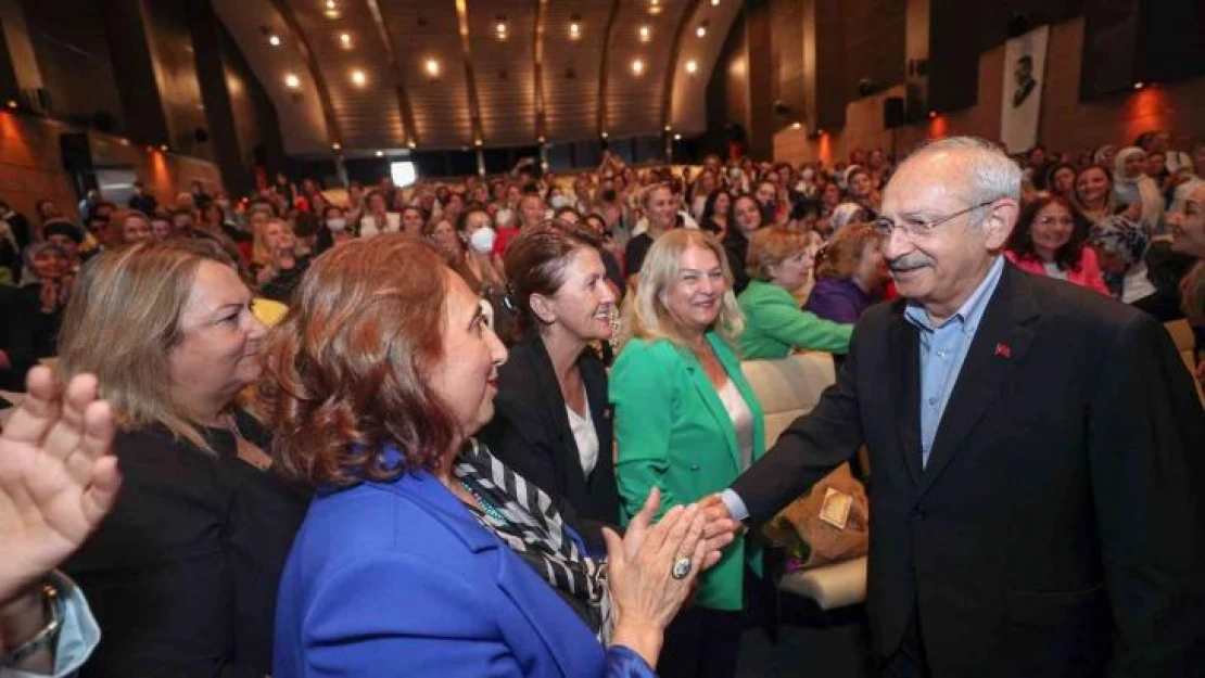 CHP lideri Kılıçdaroğlu, kadın kolları başkanlarıyla buluştu