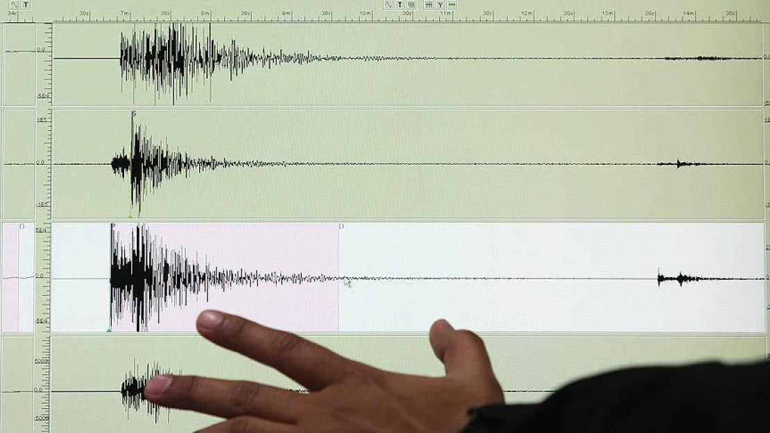 Çin'de 6,4 büyüklüğünde deprem