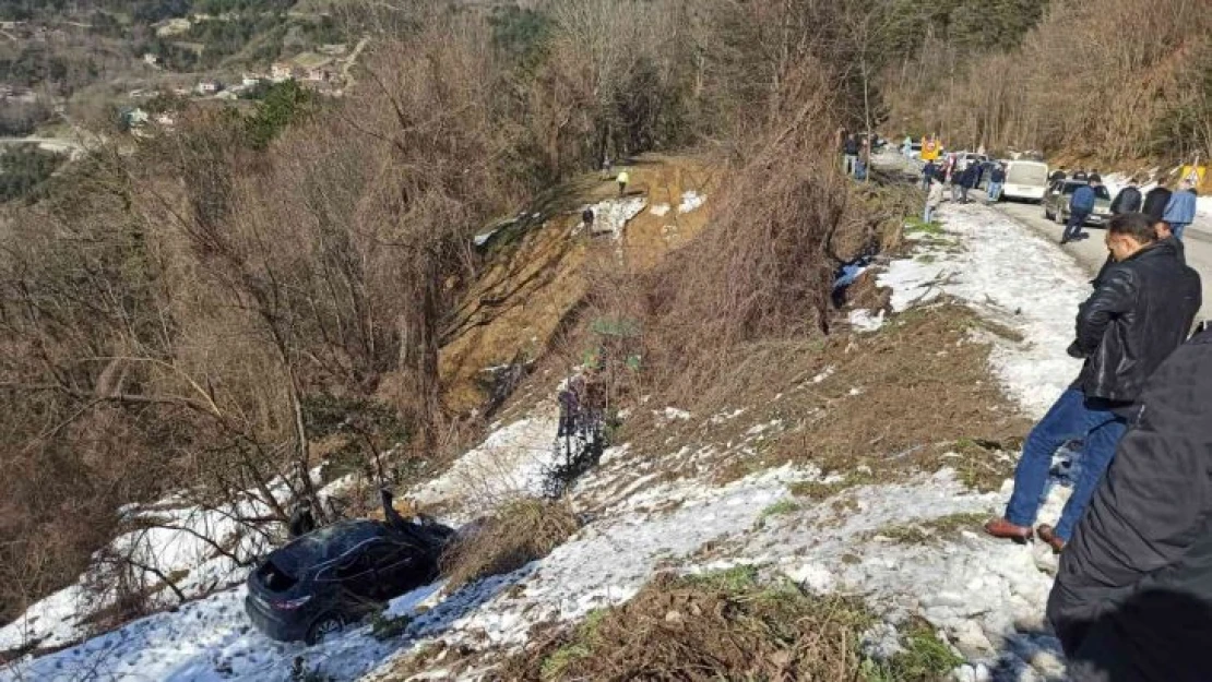 Cip uçuruma yuvarlandı: Şehit annesi ve babası yaralandı