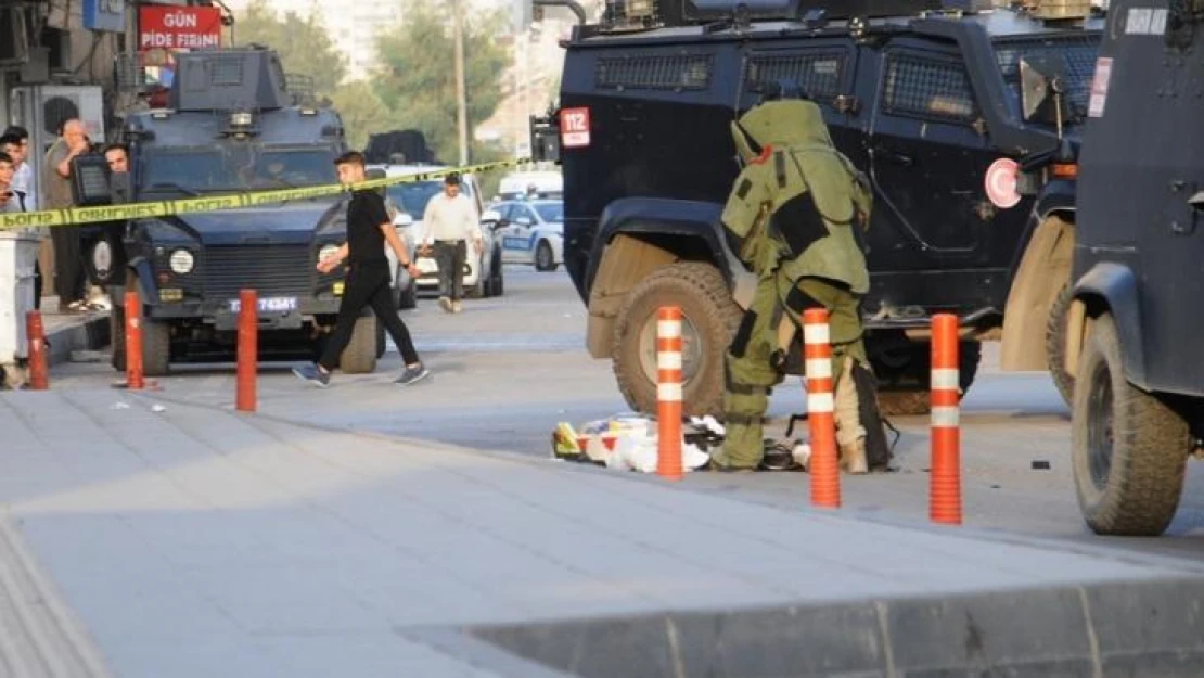 Cizre'de şüpheli valiz patlatıldı, meraklı kalabalık dikkatlerden kaçmadı