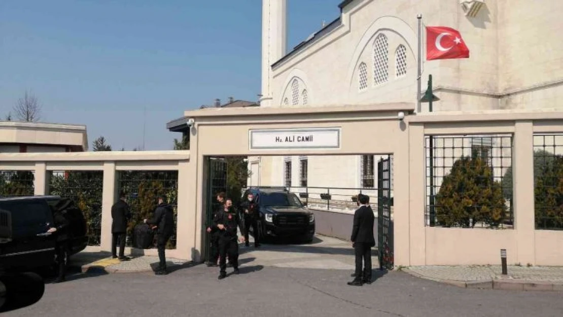 Cumhurbaşkanı Erdoğan cuma namazını Hz. Ali Camii'nde kıldı