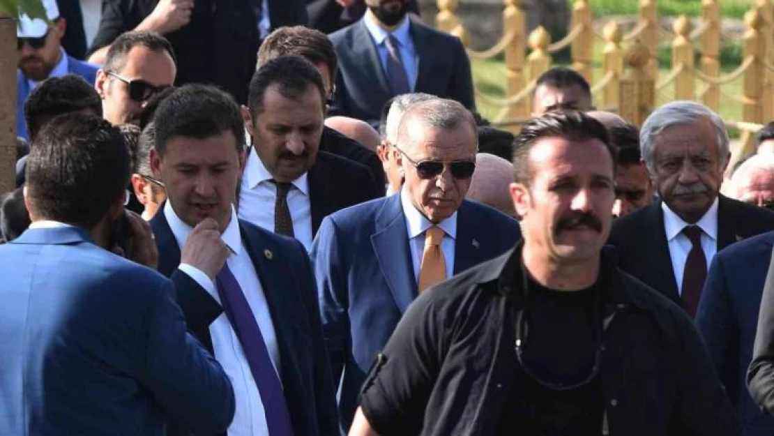 Cumhurbaşkanı Erdoğan'dan Selçuklu Mezarlığı ziyareti