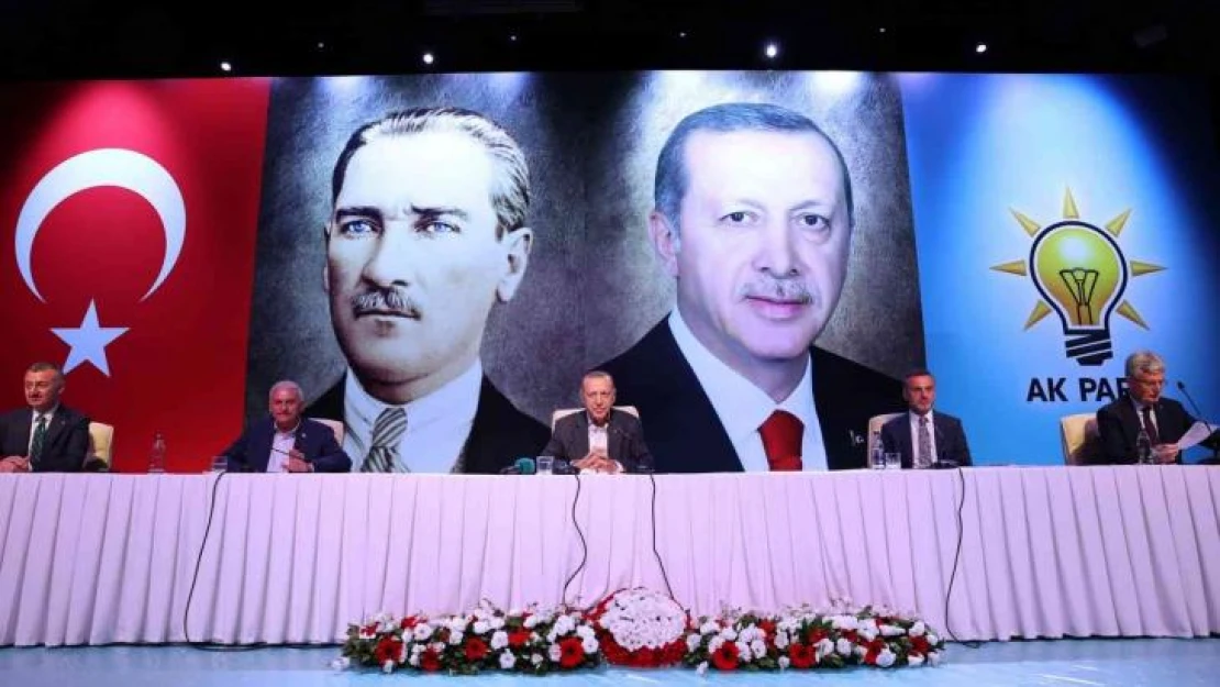 Cumhurbaşkanı Erdoğan partililerle bir araya geldi