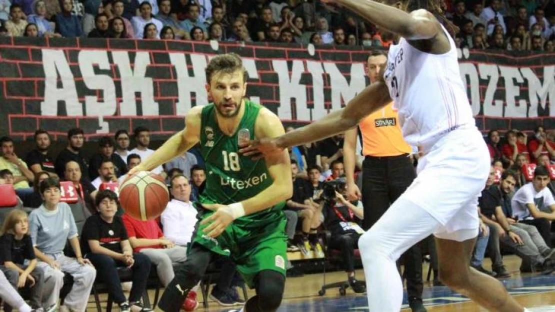 Darüşşafaka yarı finalde