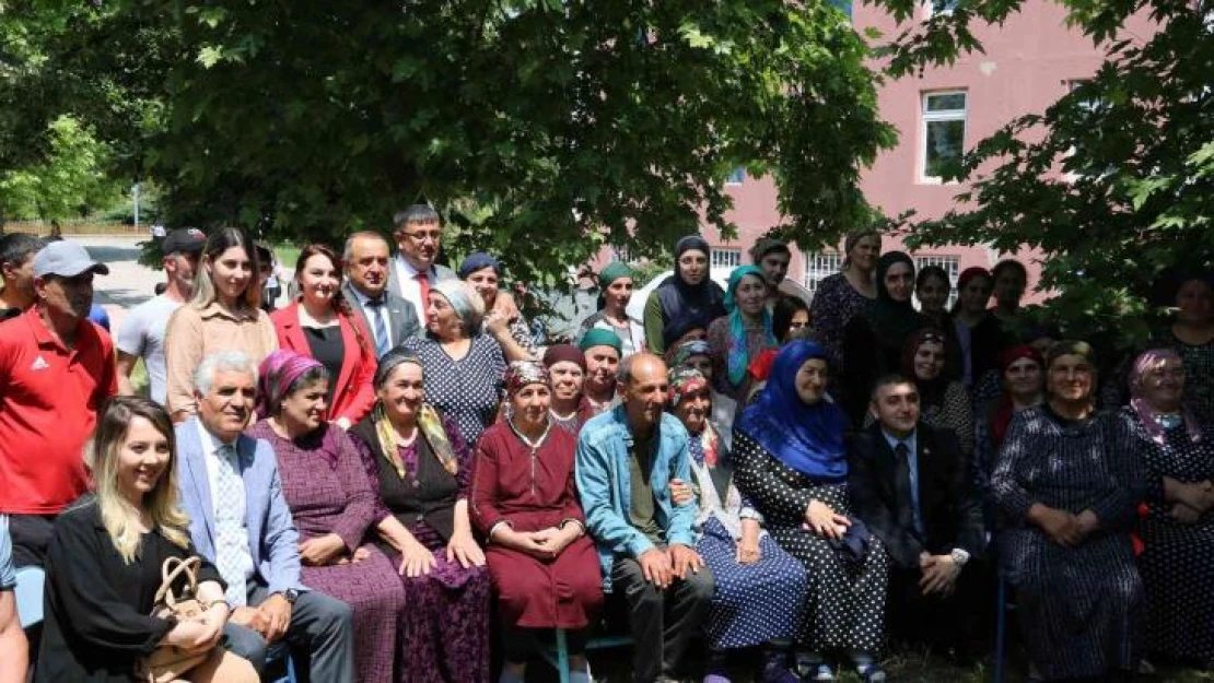 DATÜB heyeti Ukrayna'dan tahliye edilen Ahıska Türkleri ile Edirne'de bir araya geldi