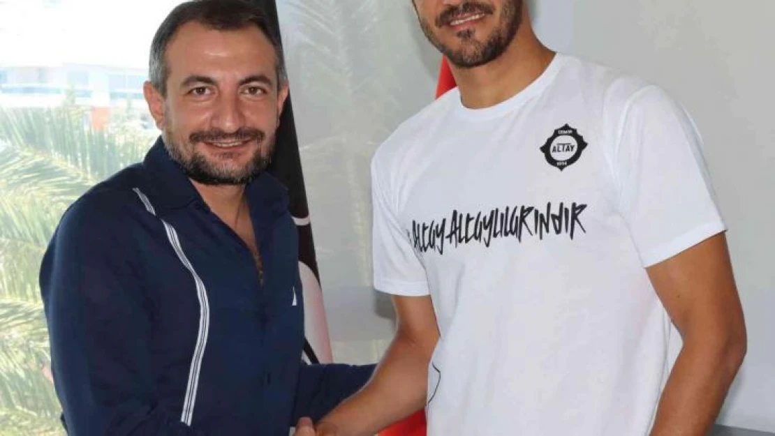 Deniz Kadah, 2 yıl daha Altay'da