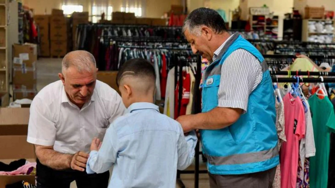 Derman Çarşısı, bayramda ihtiyaç sahiplerinin destekçisi oldu