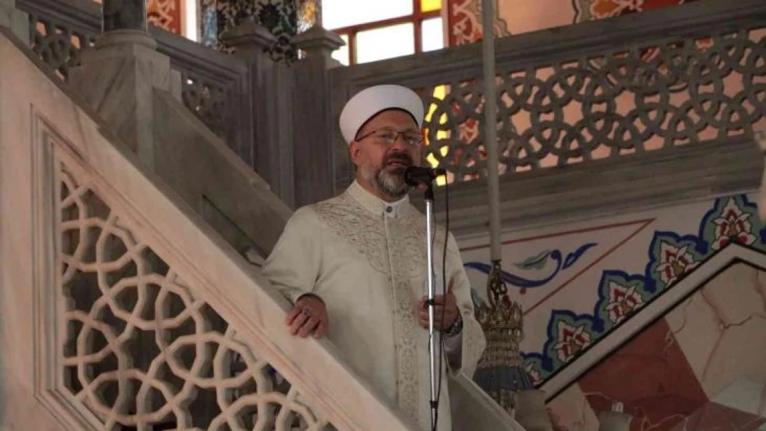 Diyanet İşleri Başkanı Ali Erbaş Cumhurbaşkanı Erdoğan'ın memleketi Rize'nin Güneysu ilçesinde cuma hutbesi okuldu