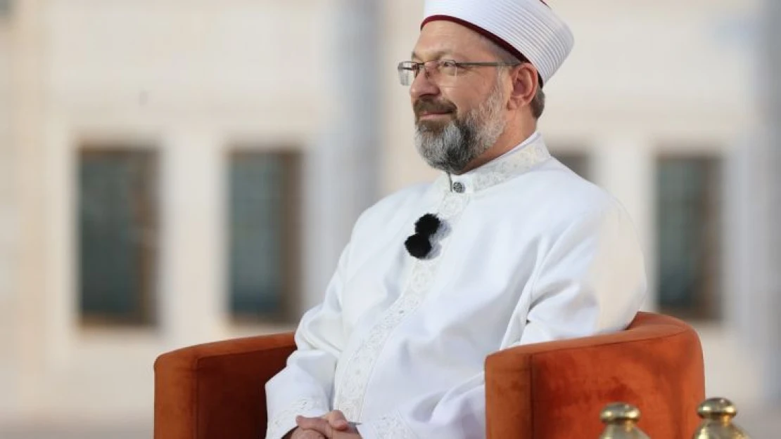 Diyanet İşleri Başkanı Erbaş 'Herkes kendi imkanına göre fitresini belirleyebilir. Ama asgari bu sene 40 lira olarak belirledik. 40 liranın altına düşmemesi lazım'