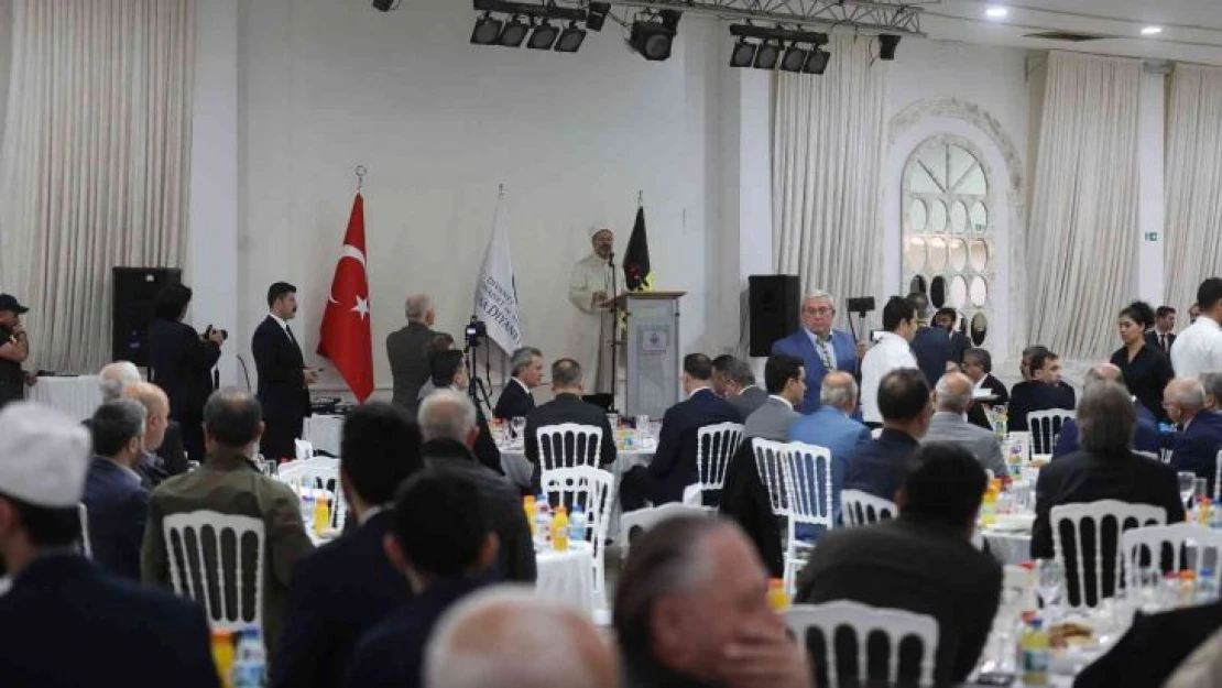 Diyanet İşleri Başkanı Erbaş, Brüksel'deki Türk STK'lar ile iftar yaptı