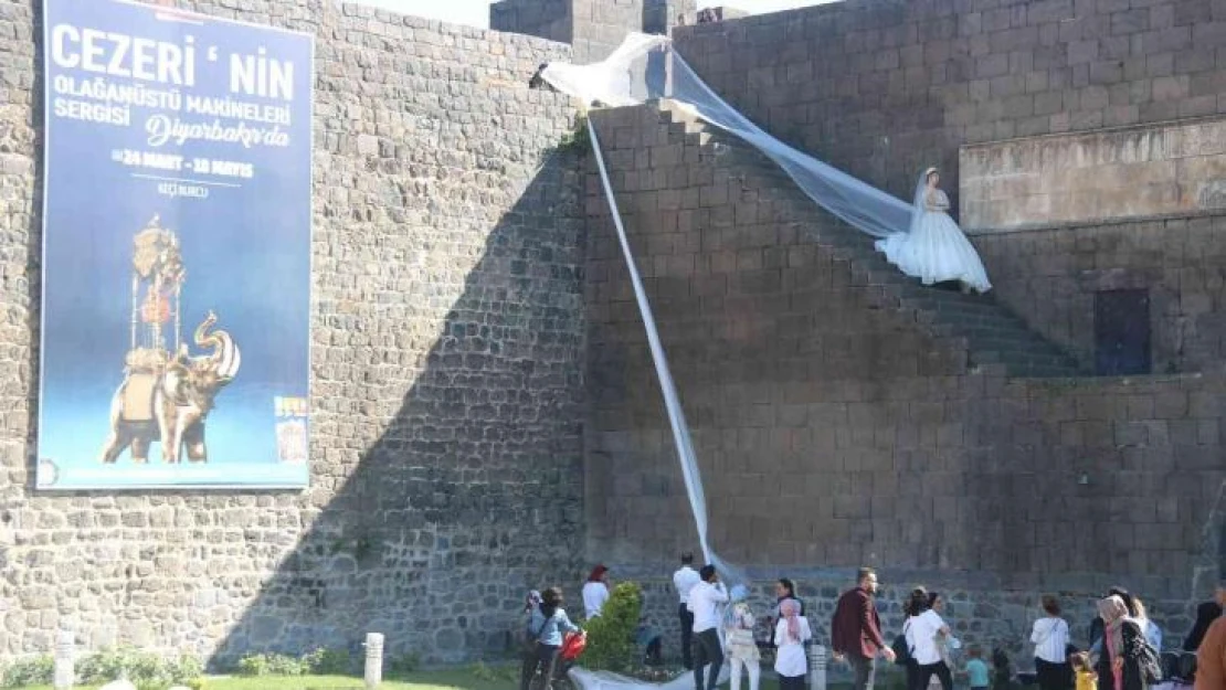 Diyarbakır'ın tarihi mekânlarını gelin duvağı sardı