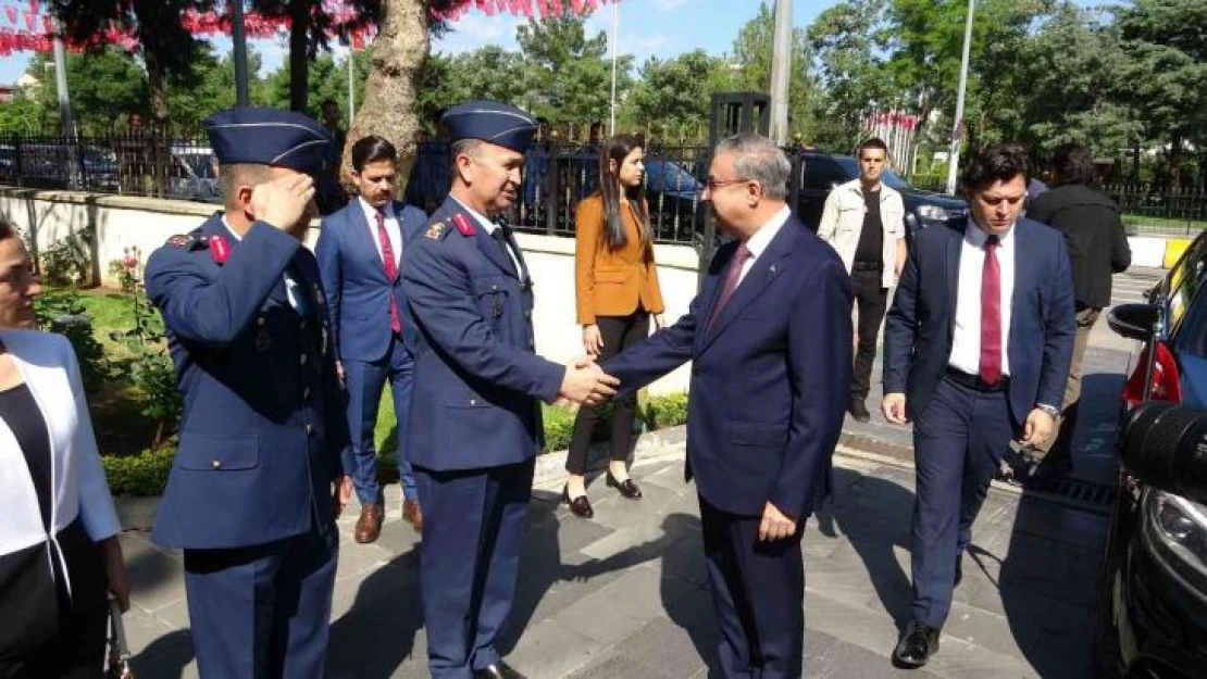 Diyarbakır'ın yeni valisi göreve başladı