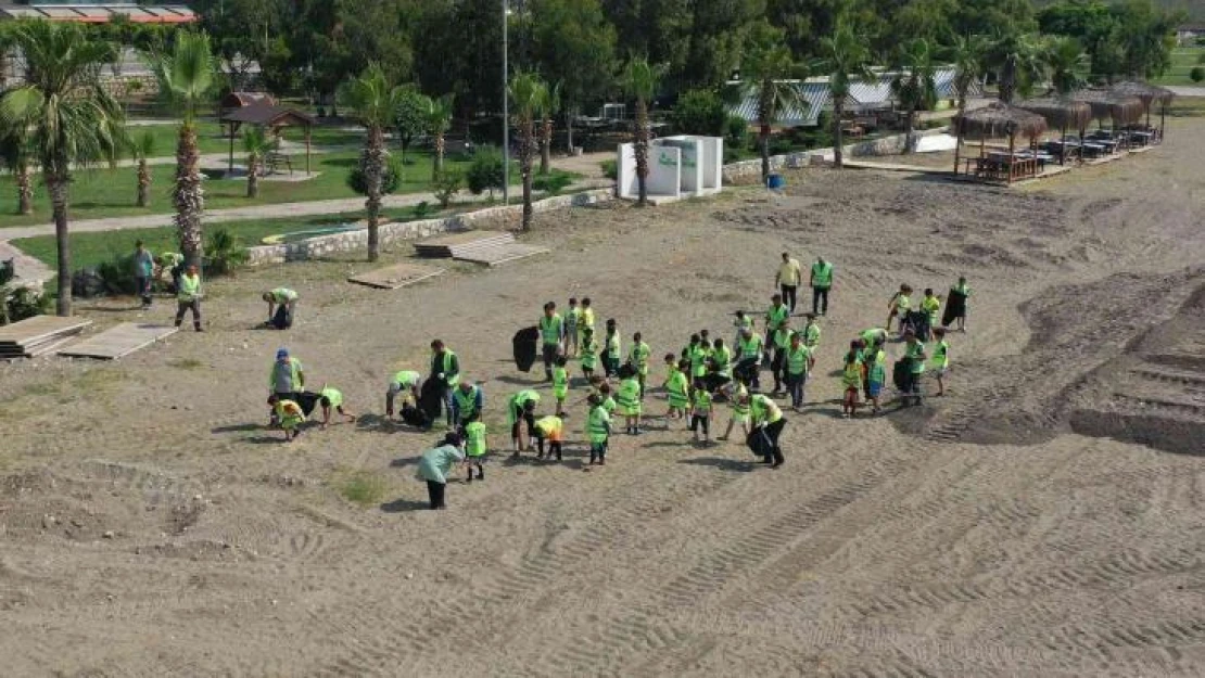 Doğa müfettişleri 'Dünya Çevre Günü'nde, sahil ve parkı temizledi