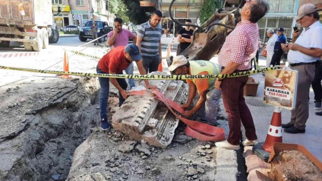 Doğalgaz çalışmasında çıkan lahit kamyona yüklenerek müzeye taşındı