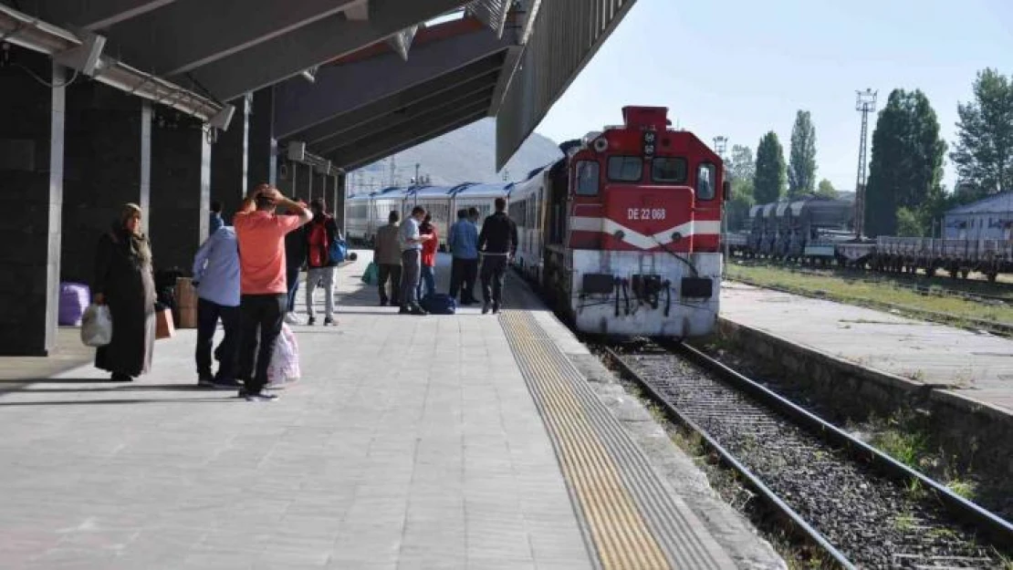 Doğu Ekspresi'nde bayram yoğunluğu