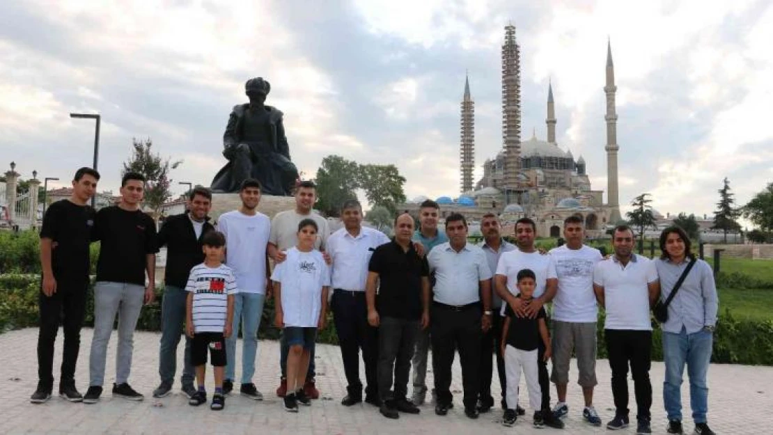 Edirne'de bayram namazı coşkusu