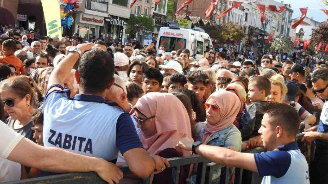 Edirne'de bedava ciğer izdihamı