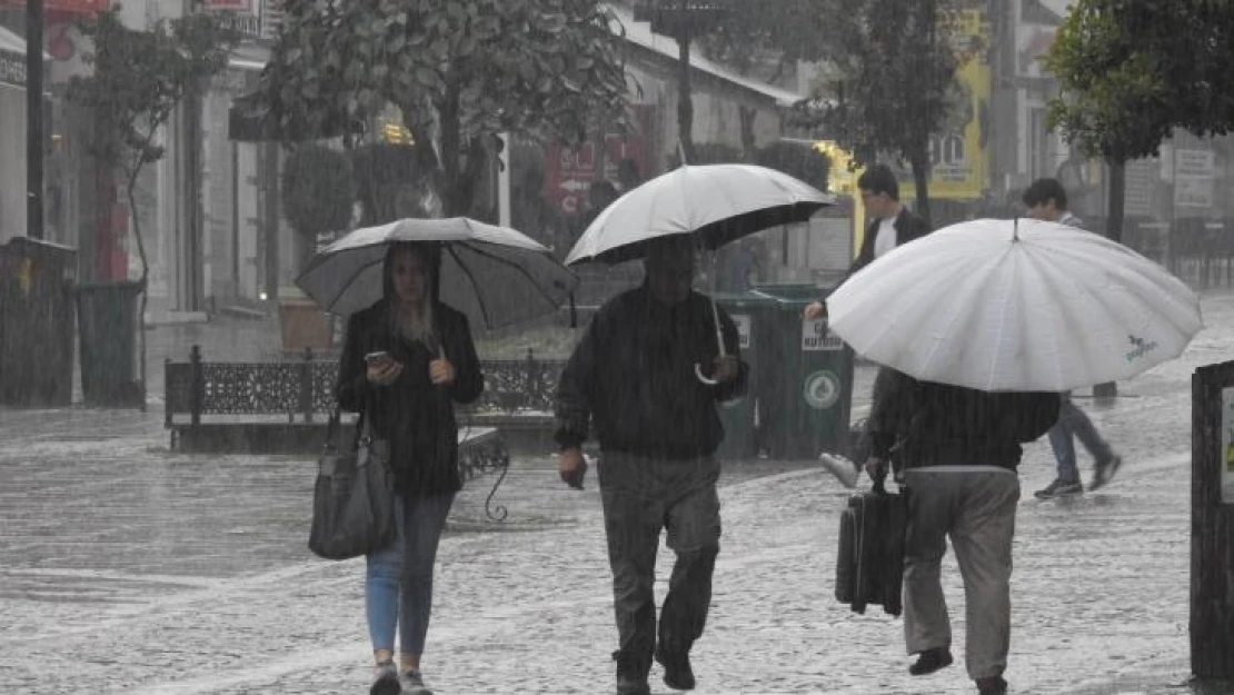 Edirne'de beklenen kuvvetli yağış etkili oluyor