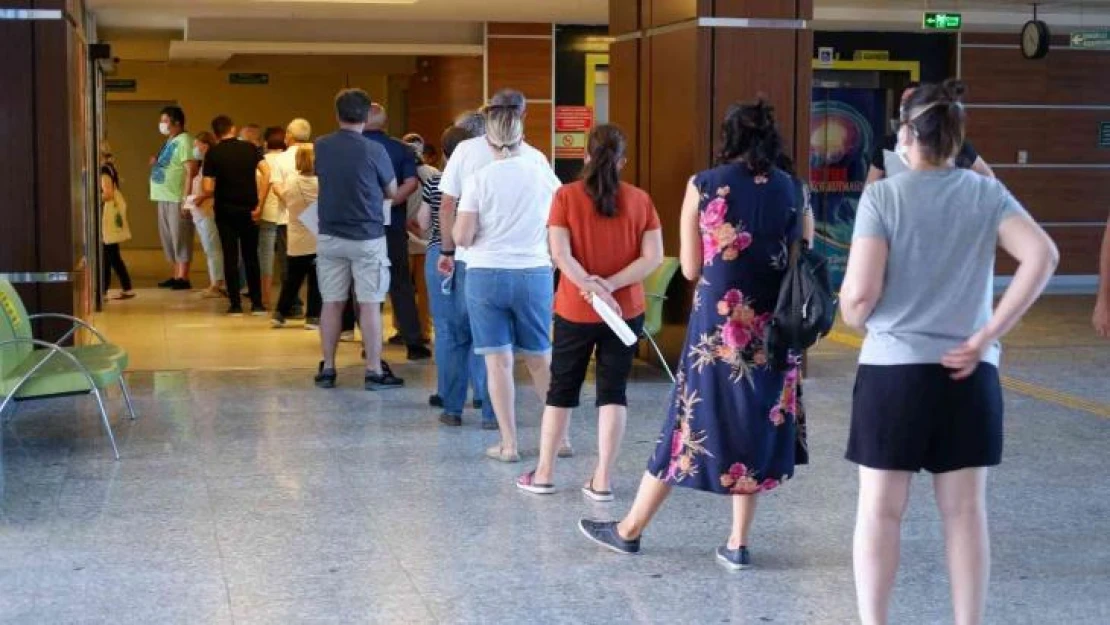 Edirne'de hastanede 'hatırlatma dozu' kuyruğu