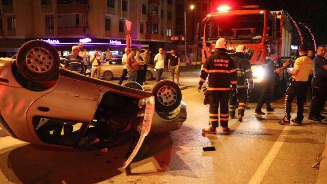 Edirne'de kontrolden çıkan otomobil takla attı: 2 yaralı