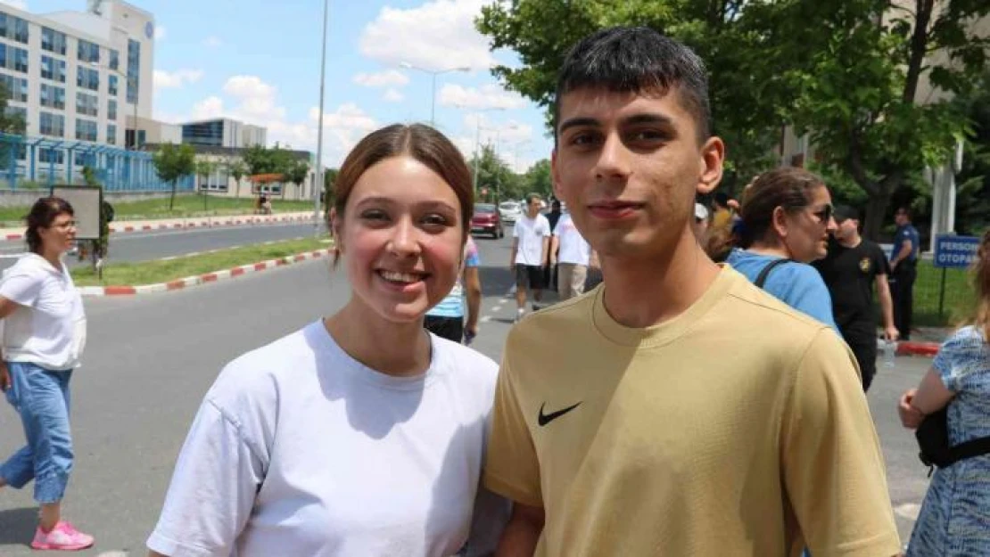 Edirne'de öğrenciler YKS maratonunu değerlendirdi