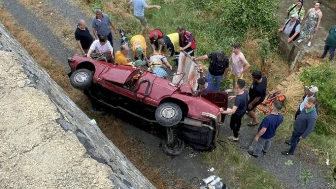 Edirne'de otomobil uçuruma yuvarlandı: 2 ölü, 2 yaralı