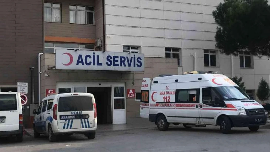 Edirne'de Otomobil yayaya çarptı 1 kişi yaralandı