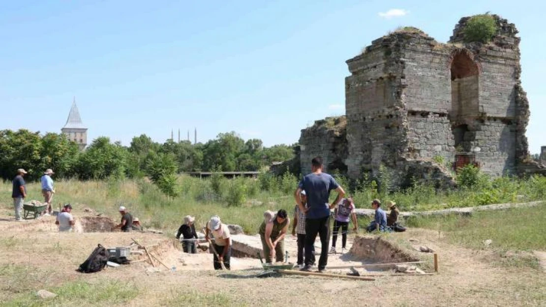 Edirne Sarayı'nda kazı çalışmalarında Osmanlı izleri