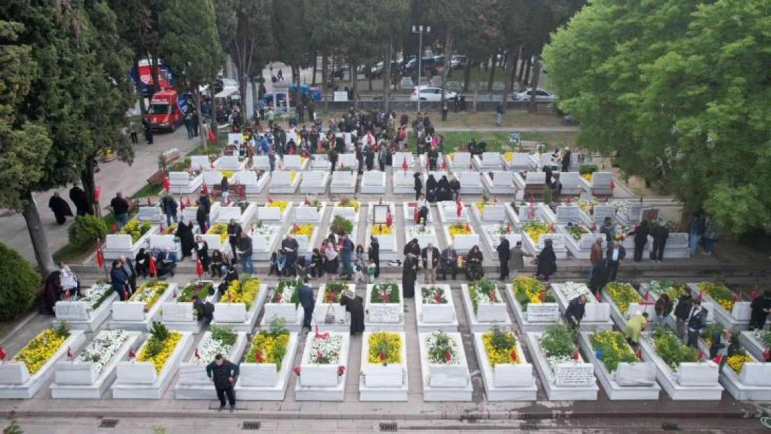 Edirnekapı Şehitliği'nde buruk bayram: O olmadan ilk bayram