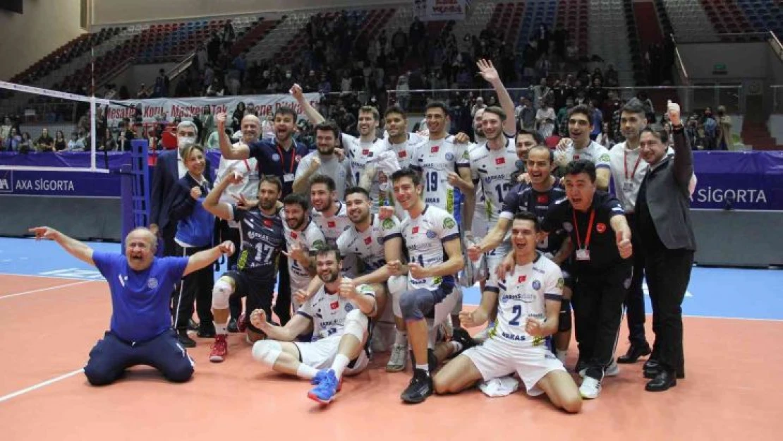 Efeler Ligi: Arkas Spor: 3 - Halkbank: 1