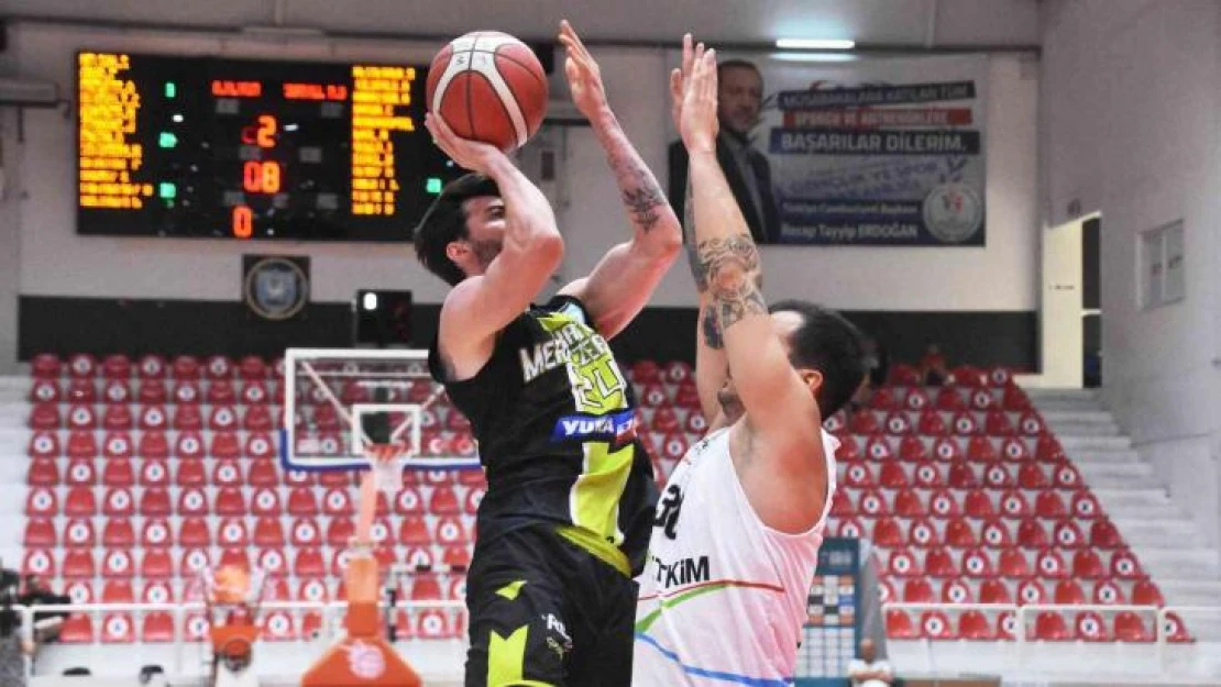 Ege Cup'ta ilk maç Aliağa Petkimspor'un oldu