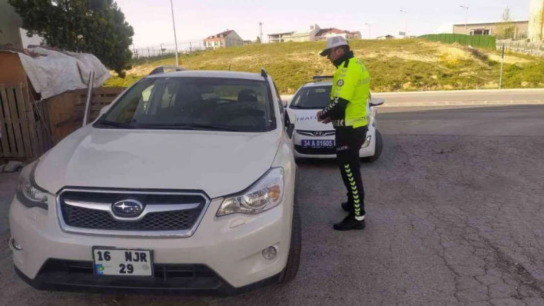 Ehliyetine el konulan maganda trafikte yine tehlike saçtı